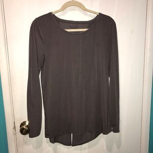 Atheleta long sleeves round neck split back top